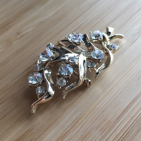 Vintage Rhodium Plated Rhinestone Ribbon Fern Brooch - Picture 4 of 4